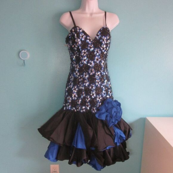 Alyce Designs Vintage Gown 8 - Picture 12 of 13